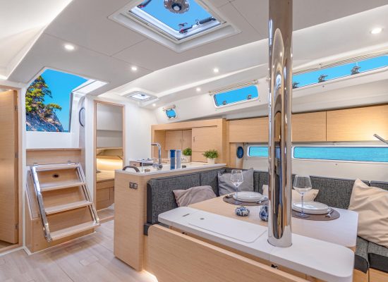 Hanse 360 Interior
