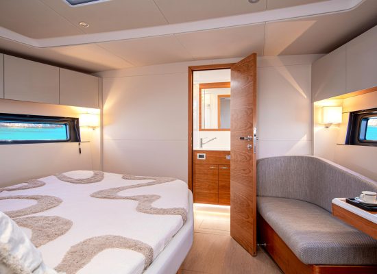 Hanse_590_interior_1_master_cabin_2