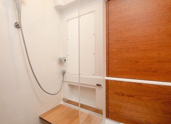Hanse_590_interior_4_bathroom_2