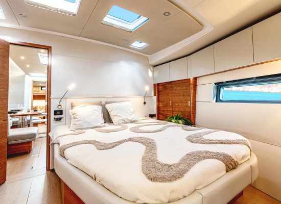 Hanse_590_interior_7_master_cabin_2